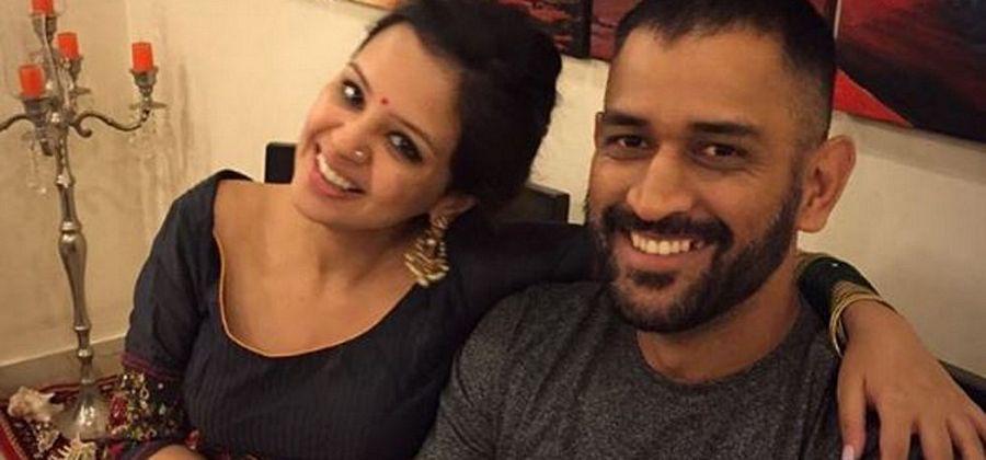 MS DHONI with Beautiful Wife Sakshi Dhoni Unseen Private Moments Photos