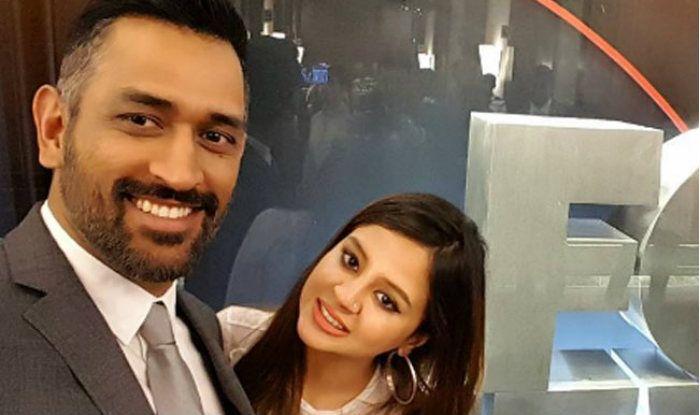 MS DHONI with Beautiful Wife Sakshi Dhoni Unseen Private Moments Photos