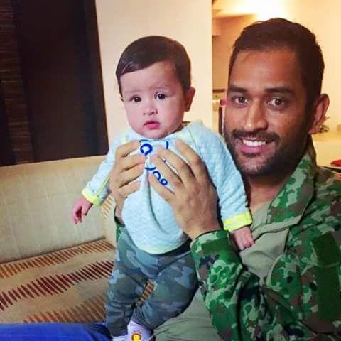 MS DHONI with Beautiful Wife Sakshi Dhoni Unseen Private Moments Photos