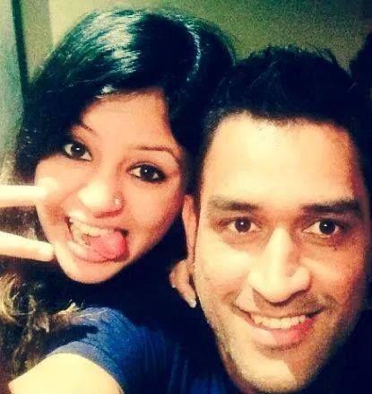 MS DHONI with Beautiful Wife Sakshi Dhoni Unseen Private Moments Photos