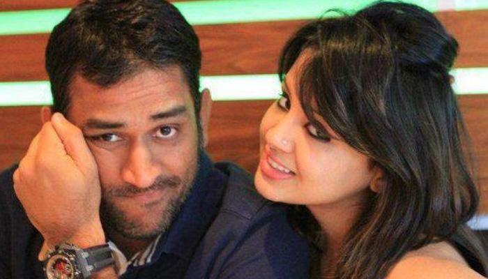 MS DHONI with Beautiful Wife Sakshi Dhoni Unseen Private Moments Photos