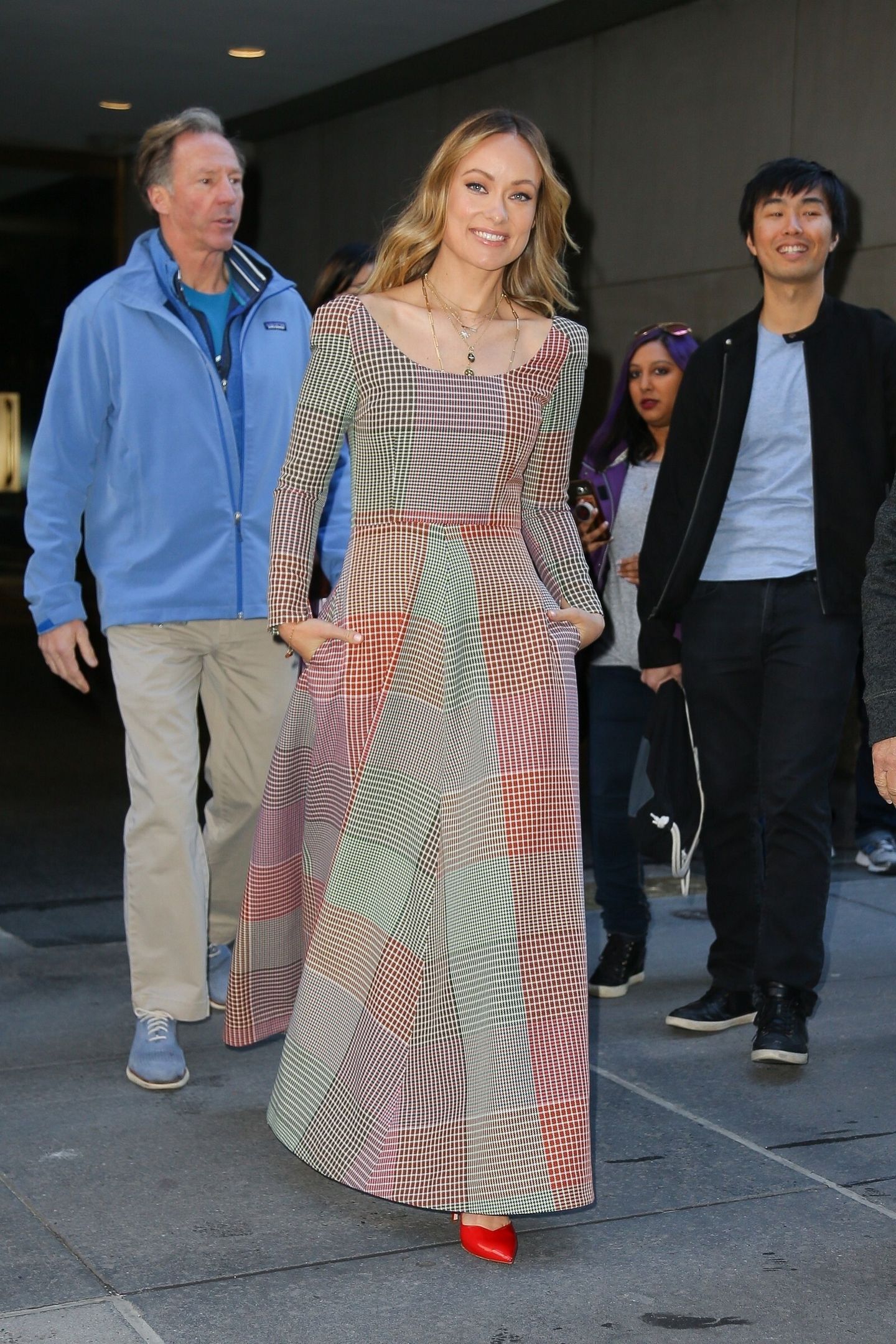 Maharshi  film crew  visited Vijayawada Kanakadurgamma