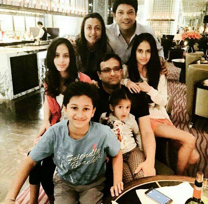 Mahesh Babu Daughter Sitara Rare Personal Family Photos