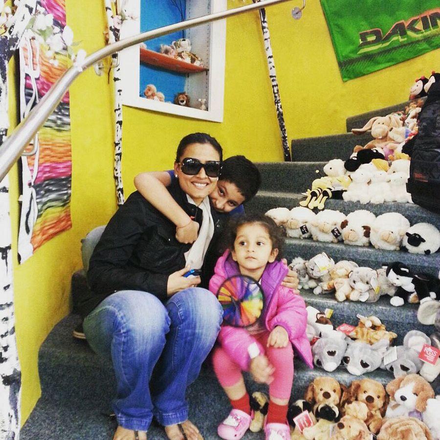 Mahesh Babu Daughter Sitara Rare Personal Family Photos