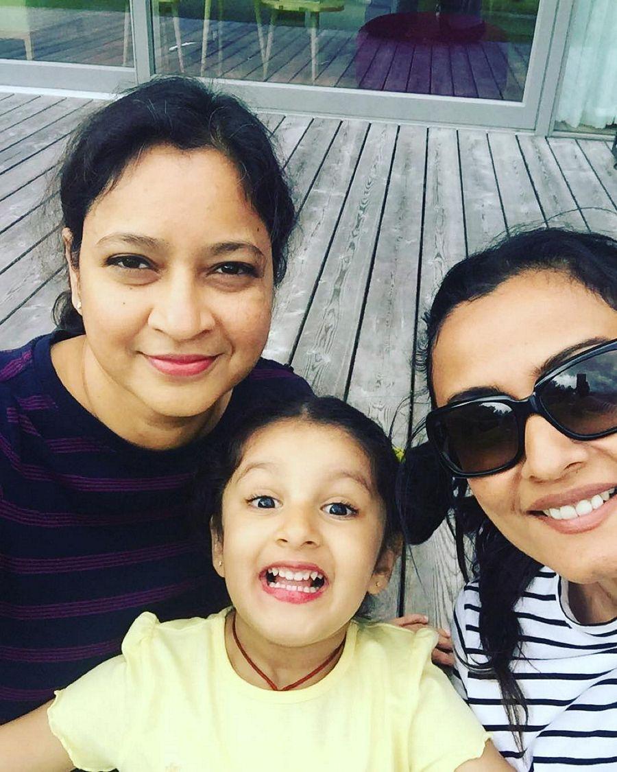 Mahesh Babu Daughter Sitara Rare Personal Family Photos