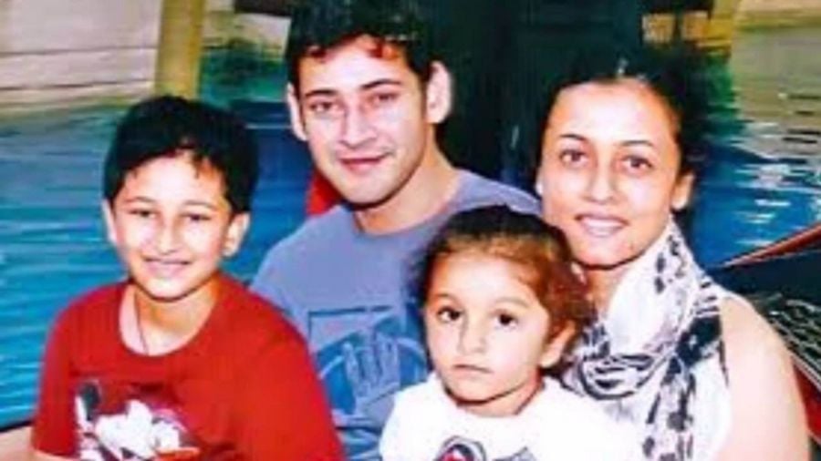 Mahesh Babu Family Rare & Unsee Pictures