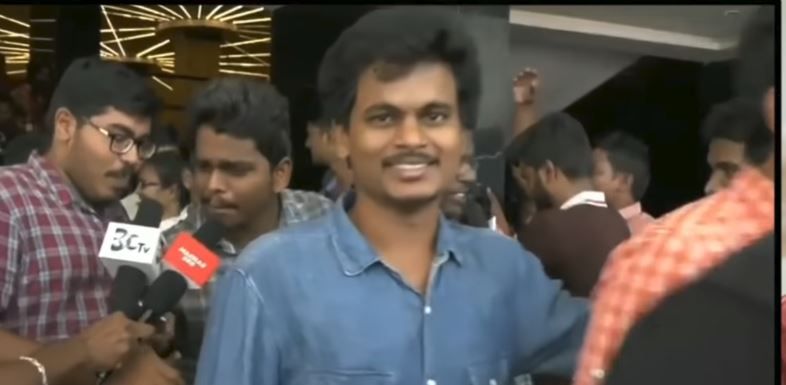  Mahesh Babu Fans Hungama At Theatres