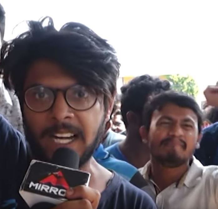  Mahesh Babu Fans Hungama At Theatres