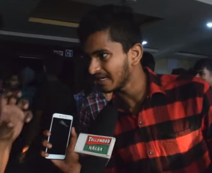  Mahesh Babu Fans Hungama At Theatres