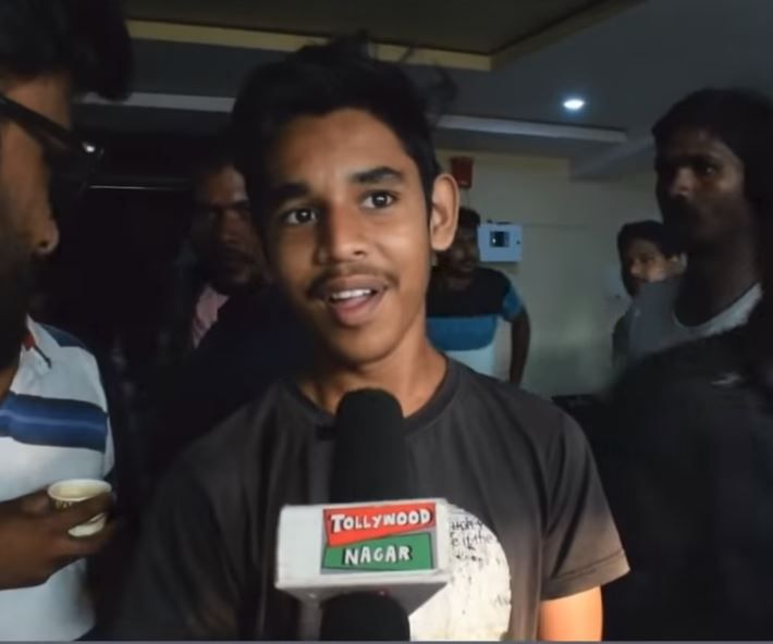  Mahesh Babu Fans Hungama At Theatres