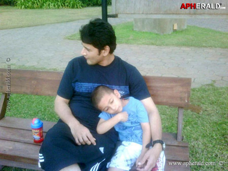 B'day Special: Mahesh Babu Rare & Unseen Photos Collections!
