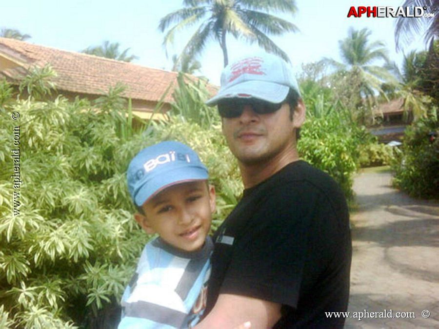 B'day Special: Mahesh Babu Rare & Unseen Photos Collections!
