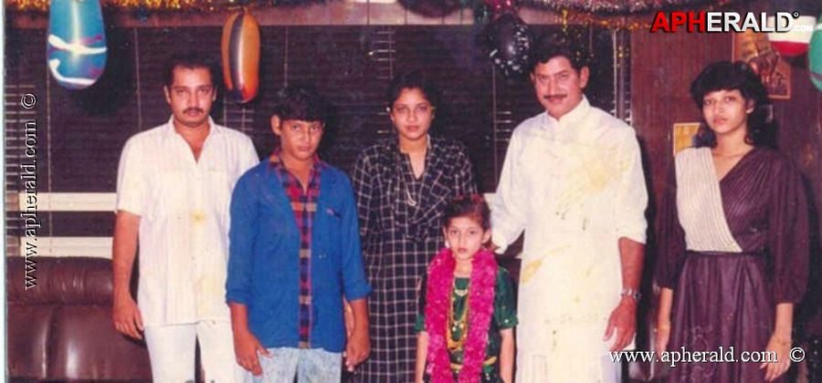 B'day Special: Mahesh Babu Rare & Unseen Photos Collections!
