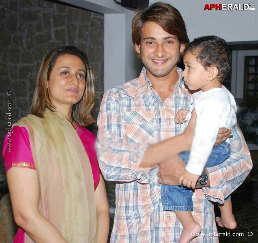B'day Special: Mahesh Babu Rare & Unseen Photos Collections!