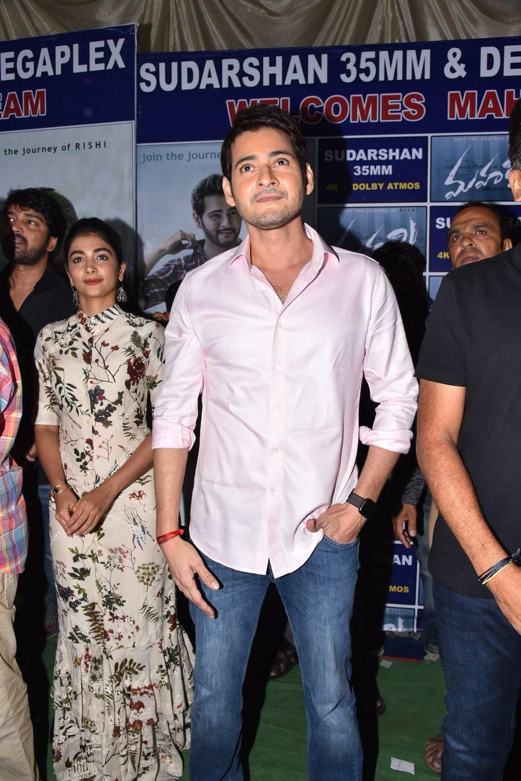 Mahesh Babu Visits To Sudarshan 35 MM With Maharshi Movie Team