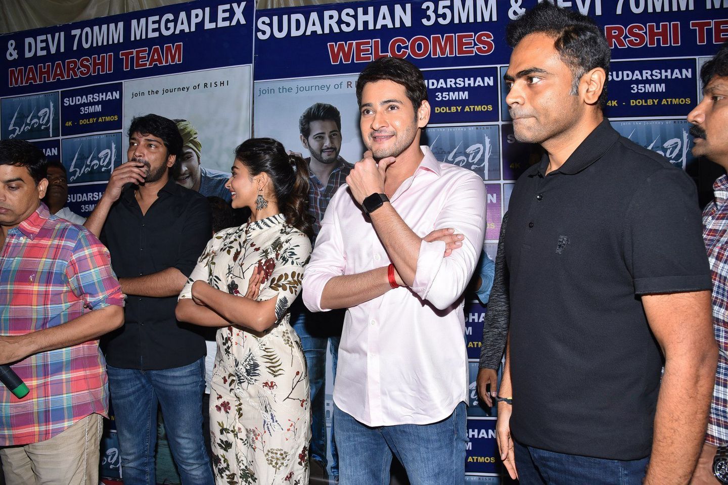 Mahesh Babu Visits To Sudarshan 35 MM With Maharshi Movie Team