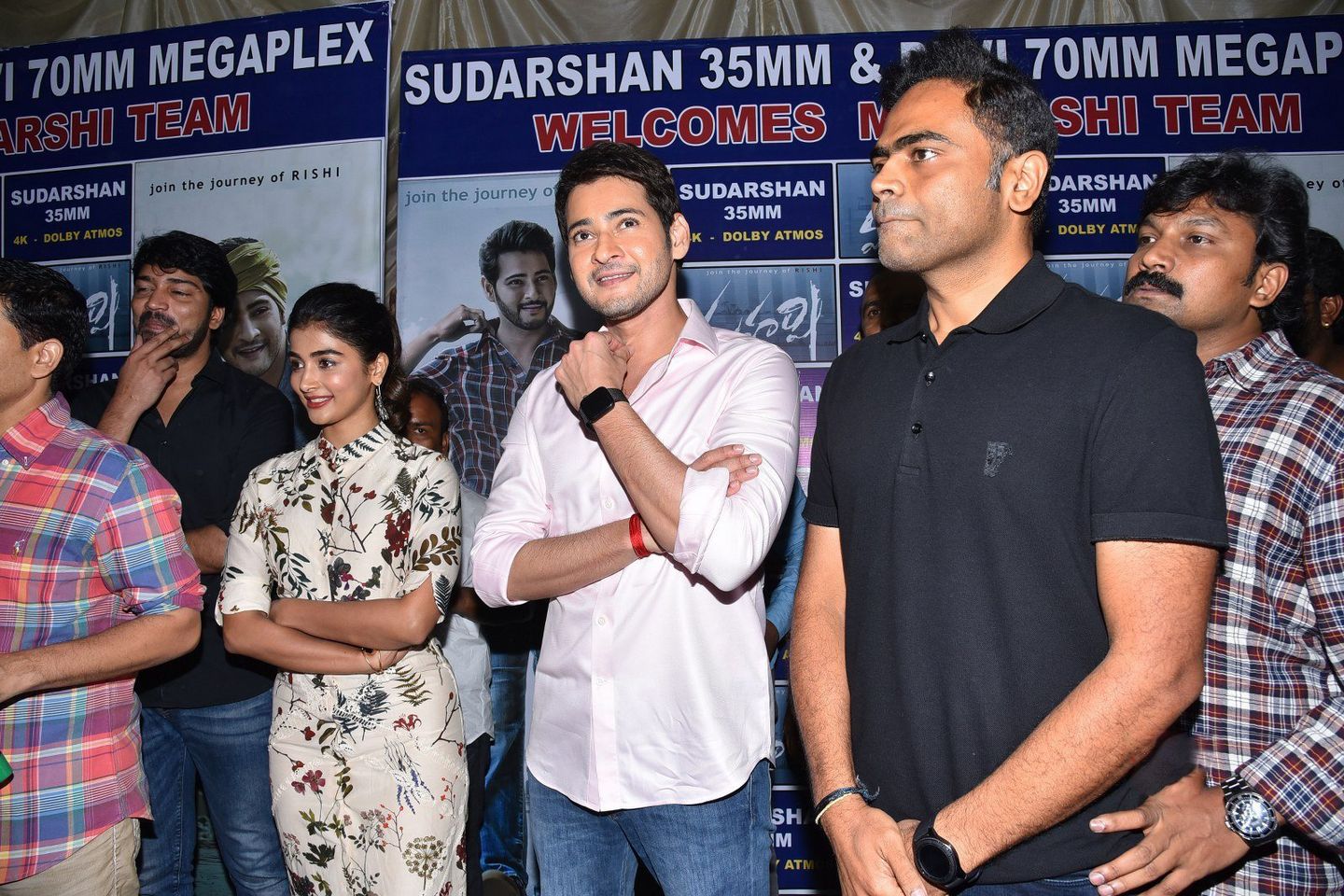 Mahesh Babu Visits To Sudarshan 35 MM With Maharshi Movie Team