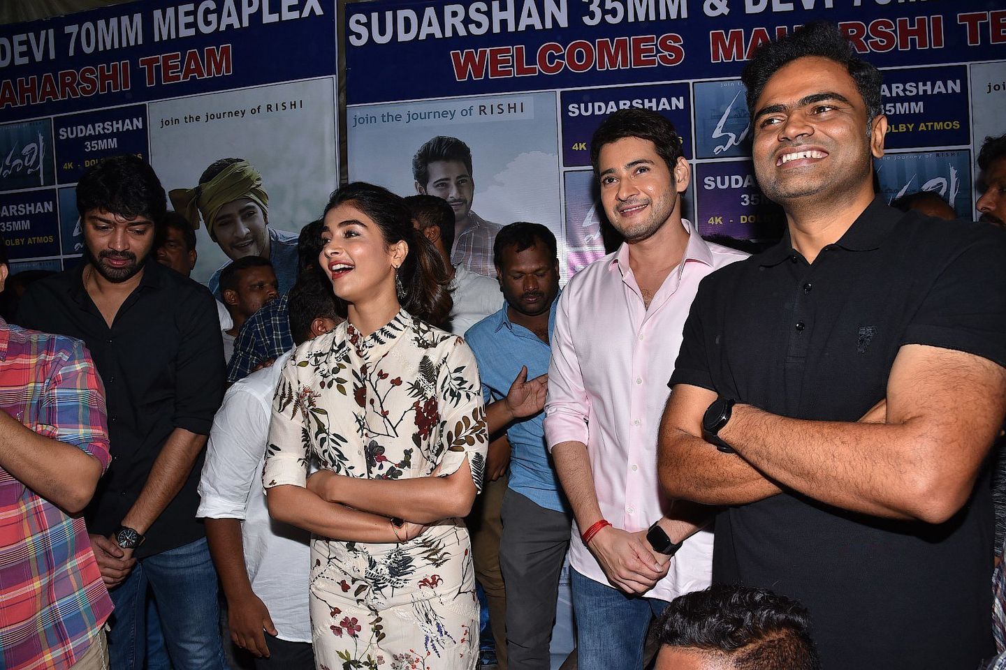 Mahesh Babu Visits To Sudarshan 35 MM With Maharshi Movie Team