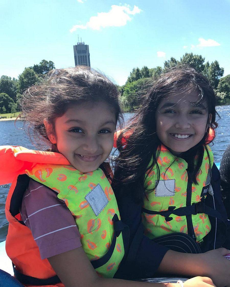 Mahesh Daughter Sitara Ghattamaneni Rare & Unseen Photos