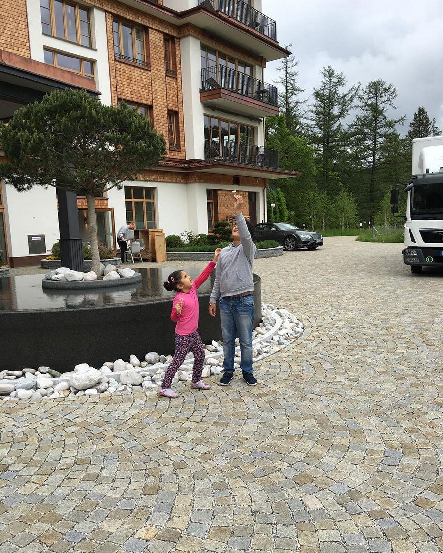 Mahesh Daughter Sitara Ghattamaneni Rare & Unseen Photos