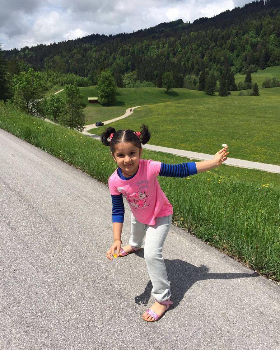 Mahesh Daughter Sitara Ghattamaneni Rare & Unseen Photos