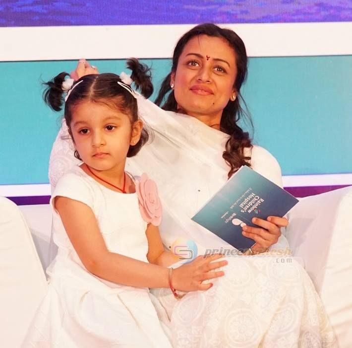 Mahesh Daughter Sitara Ghattamaneni Rare & Unseen Photos