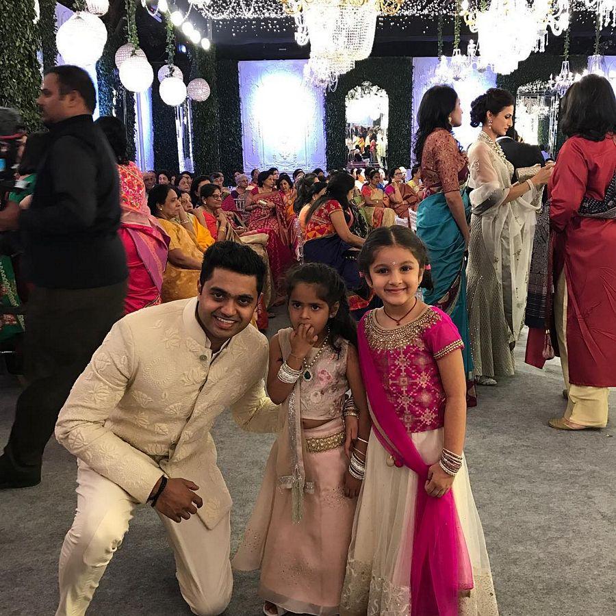 Mahesh Daughter Sitara Ghattamaneni Rare & Unseen Photos