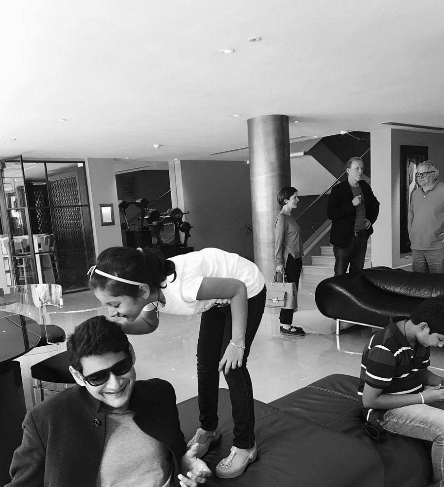 Mahesh Daughter Sitara Ghattamaneni Rare & Unseen Photos