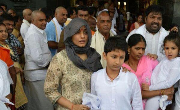 Mahesh wife Namratha Visit Tirumala Temple