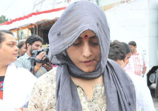 Mahesh wife Namratha Visit Tirumala Temple
