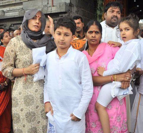 Mahesh wife Namratha Visit Tirumala Temple