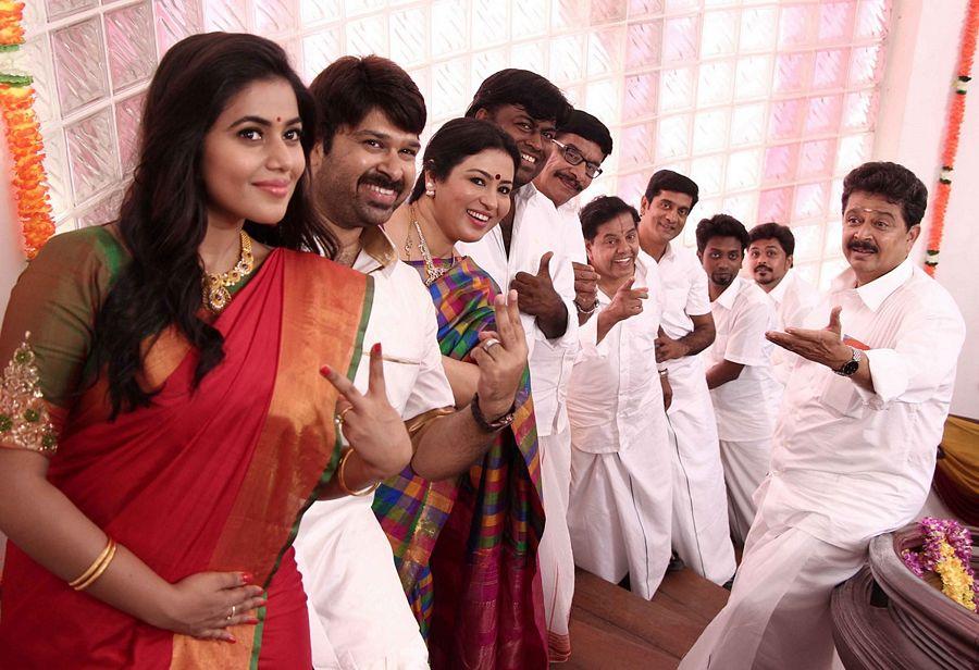 Manal Kayiru 2 Movie Latest Stills
