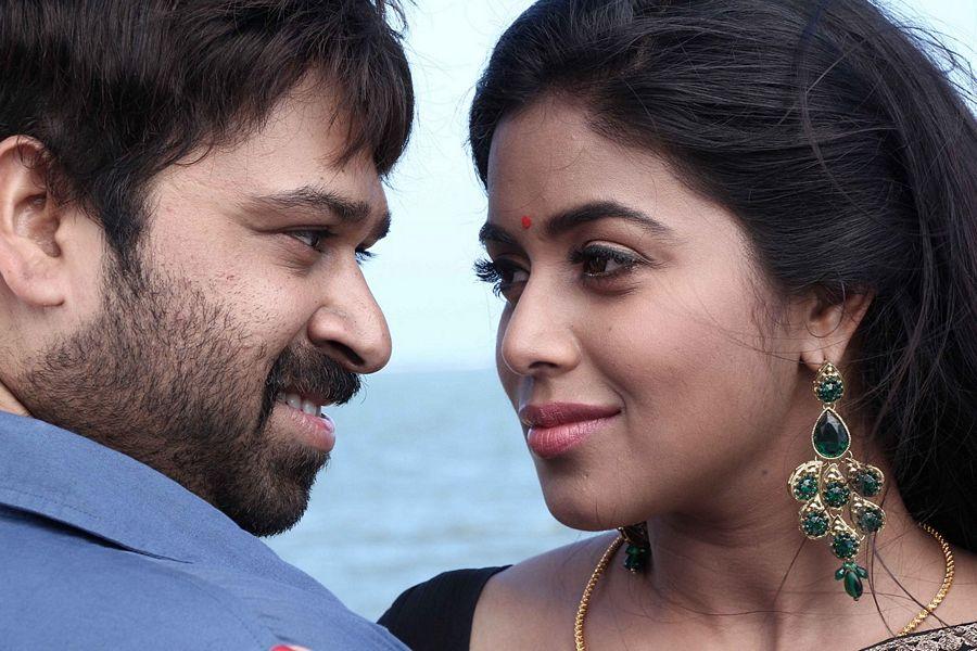 Manal Kayiru 2 Movie Latest Stills