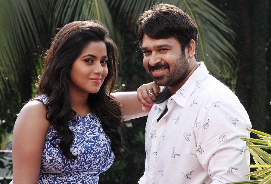 Manal Kayiru 2 Movie Latest Stills
