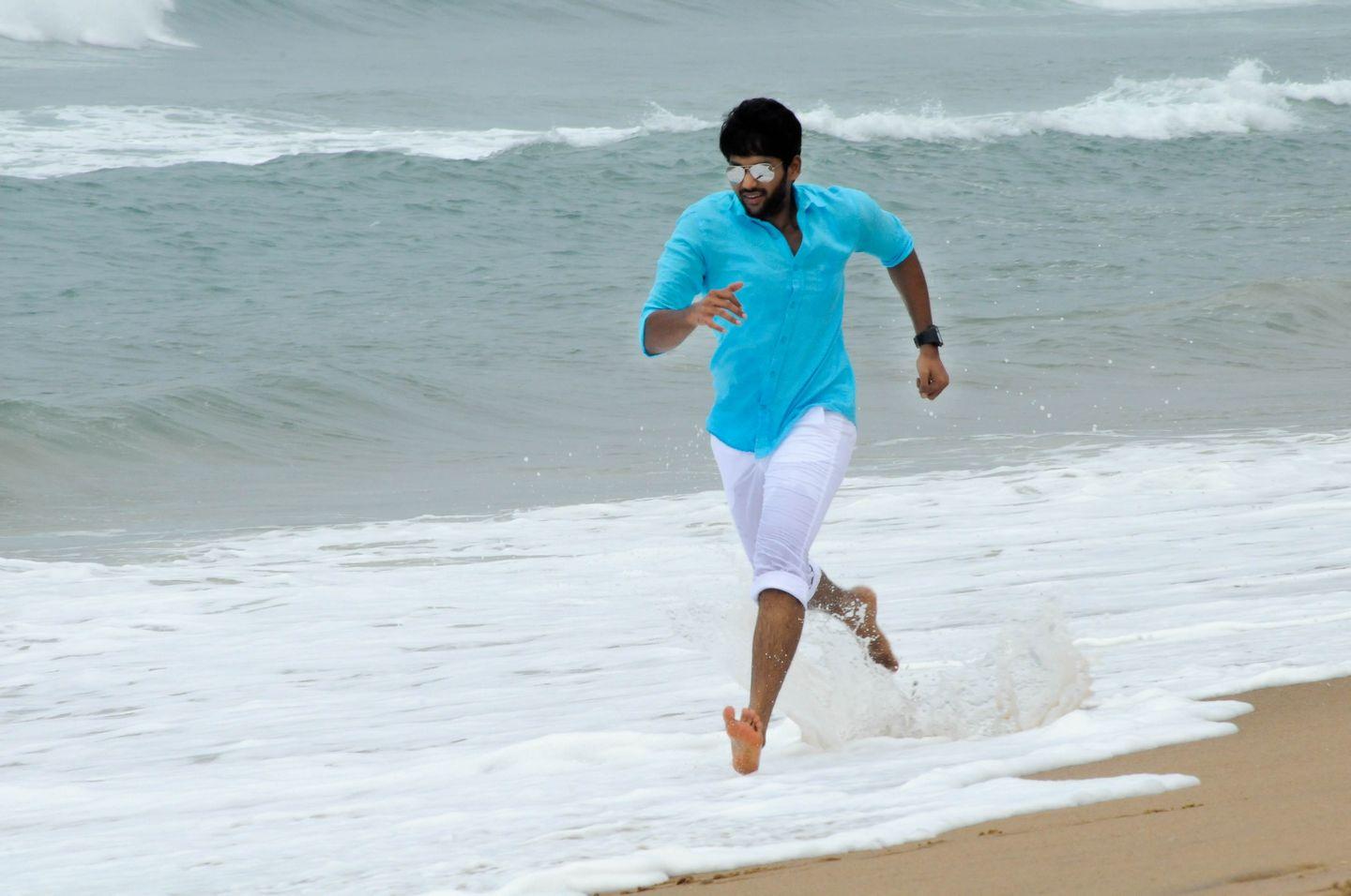 Mayya Mall Movie Latest Photos