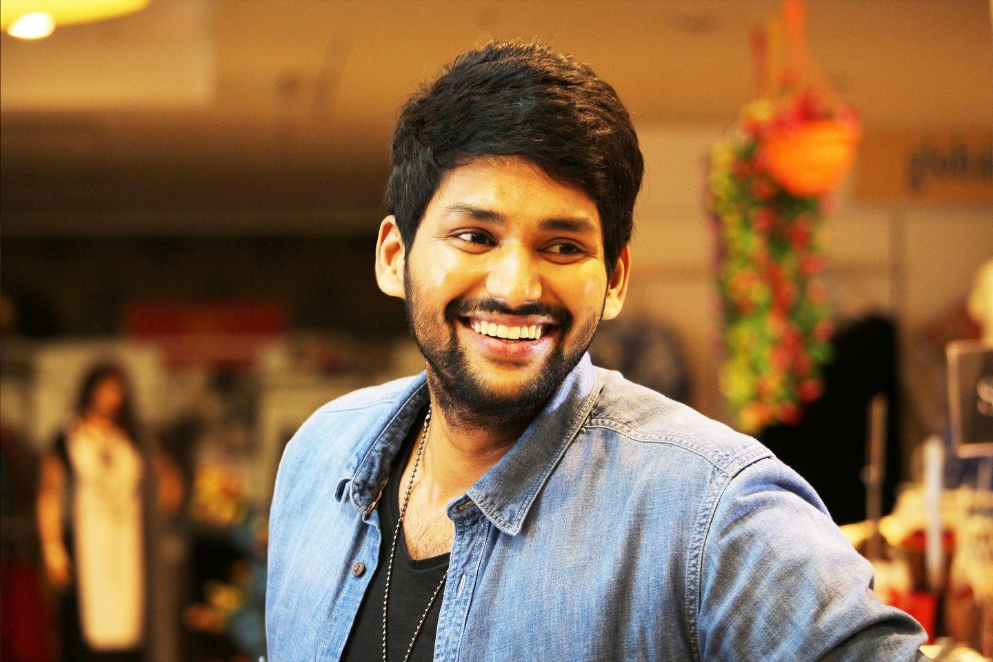Mayya Mall Movie Latest Photos