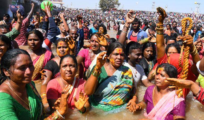 Medaram Sammakka Sarakka Jatara Highlights 2018 Photos