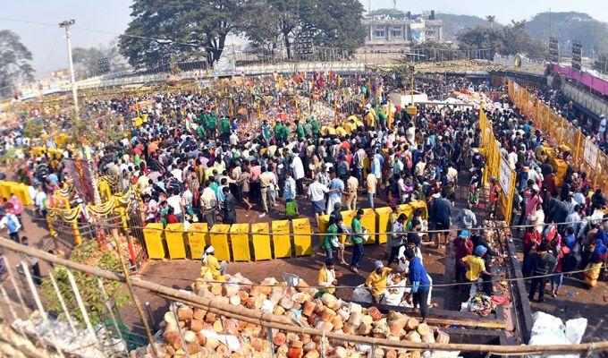 Medaram Sammakka Sarakka Jatara Highlights 2018 Photos