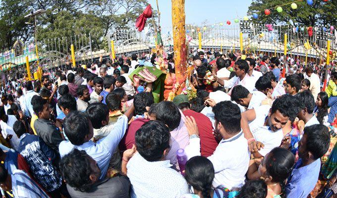 Medaram Sammakka Sarakka Jatara Highlights 2018 Photos