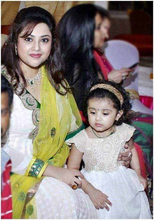 Meena's Daughter Nainika Cute & Adorable Photos Collection