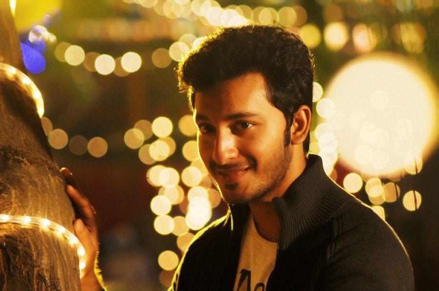 Meendum Oru Kadhal Kadhai Movie Latest Stills