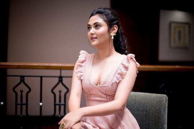 Megha Chowdhury Recent Pics & Photos