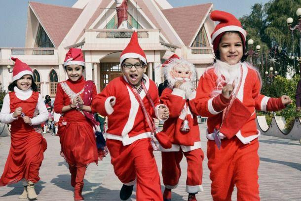 Merry Christmas 2017: Here’s how the world is celebrating X-mas!