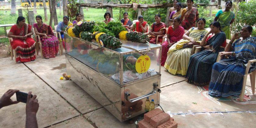 Mohan Babu Mother Lakshmamma Last Rites Photos