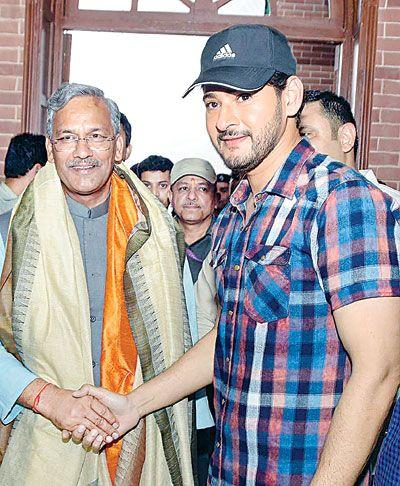 More Pics of Superstar Mahesh with Uttarakhand CM