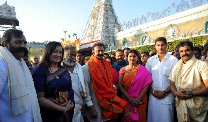 Mukkoti Ekadasi Tirupati Temple Witnesses Heavy Rush Of VVIPs