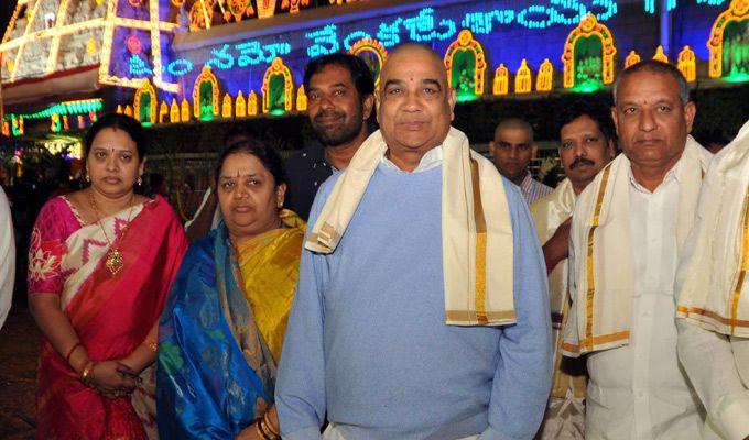 Mukkoti Ekadasi Tirupati Temple Witnesses Heavy Rush Of VVIPs