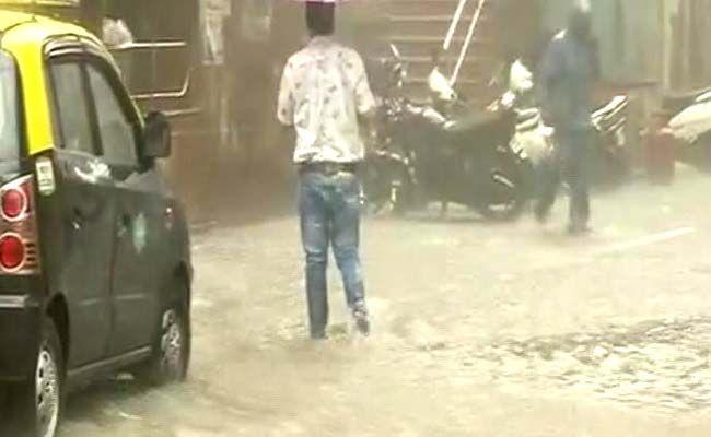 Mumbai Deluge - Here's what's happening in the city