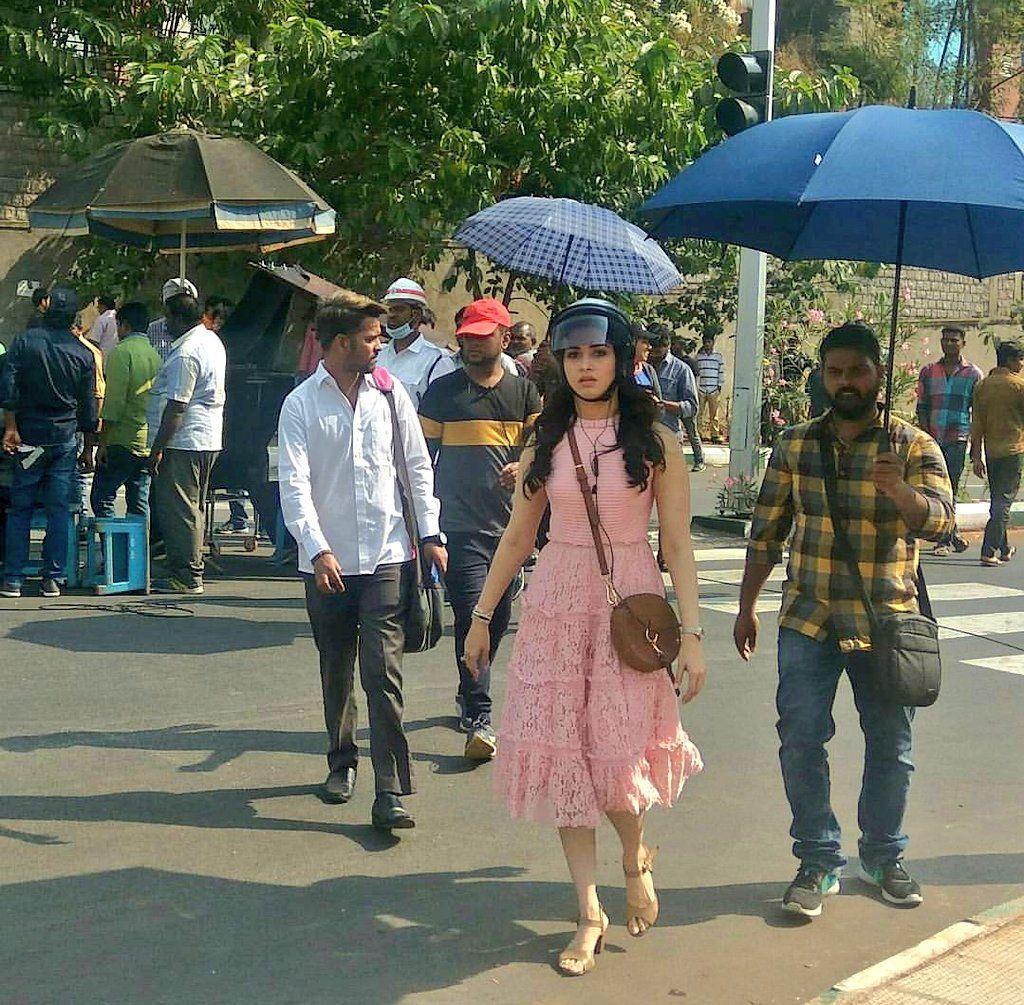 Naa Nuvve Movie First Look Stills & Posters