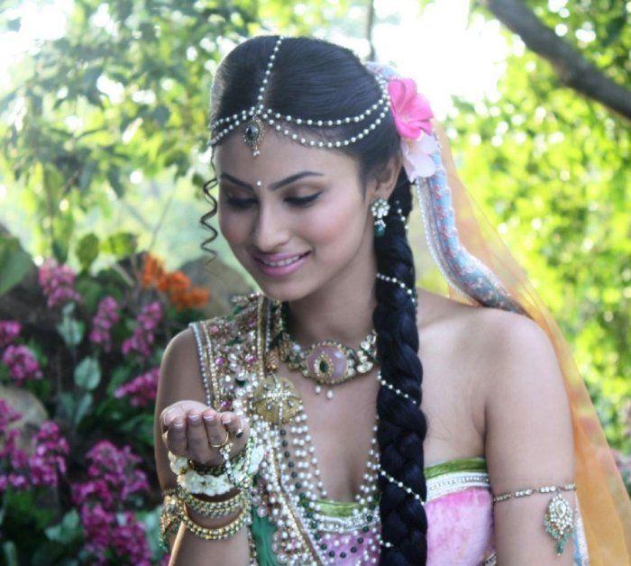 Naagin Actress Mouni Roy Photos goes viral ON Internet